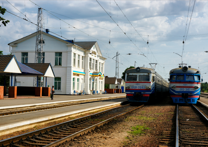 Залізничне сполучення між Дергачами та Козачою Лопанню буде відмінено на кілька тижнів: ремонтуватимуть міст