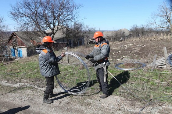 На Харківщині у селі Байрак відновили електропостачання