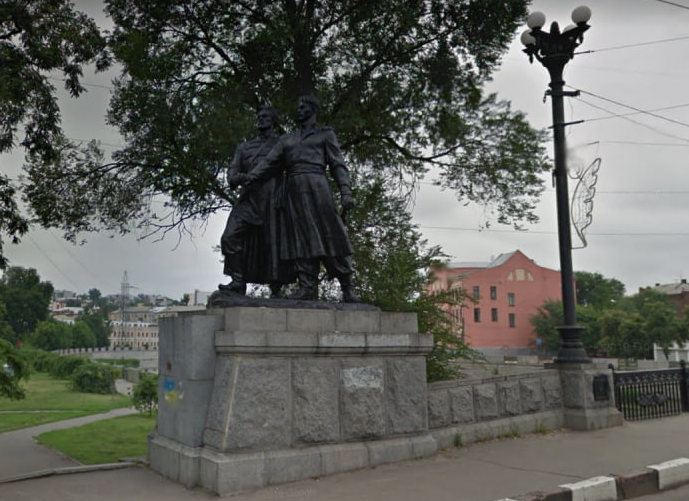 Прибрати пам’ятник російсько-українській дружбі: на сайти міськради з’явилася нова петиція