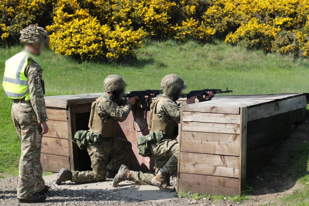 Військовослужбовці-інструктори Сухопутних військ ЗС Великої Британії продовжують заняття з  ЗСУ