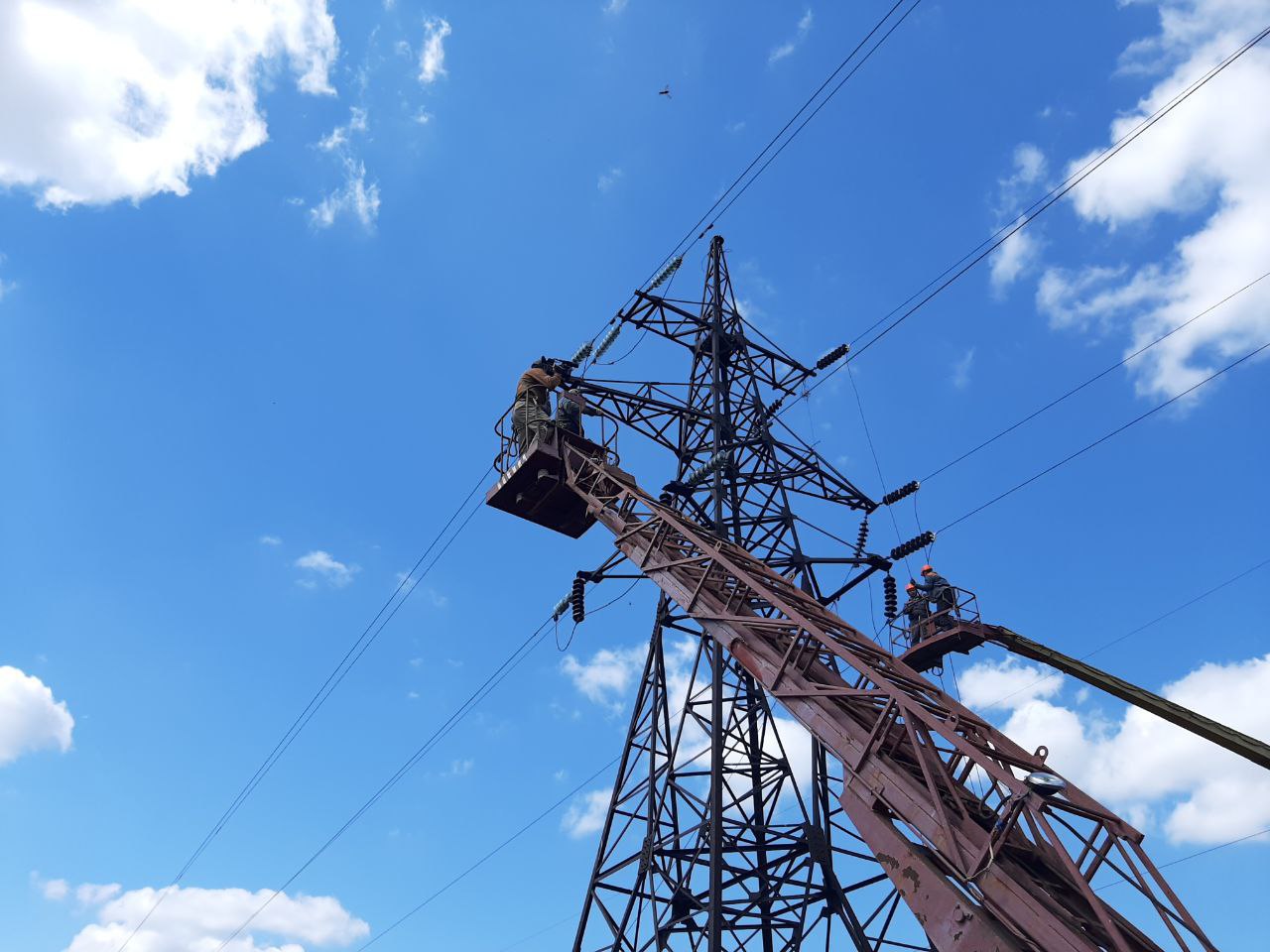 Енергетики відновили електропостачання після обстрілів у Куп’янському районі