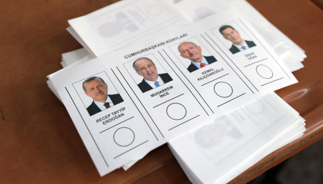 Після відкриття половини виборчих скринь у президентських перегонах лідирує Ердоган