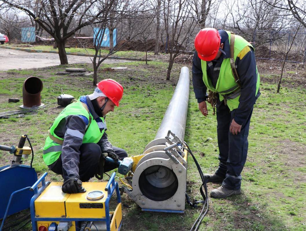 «Харківводопостачання» та «Харківводоканал» усунули 45 аварій на водоводах