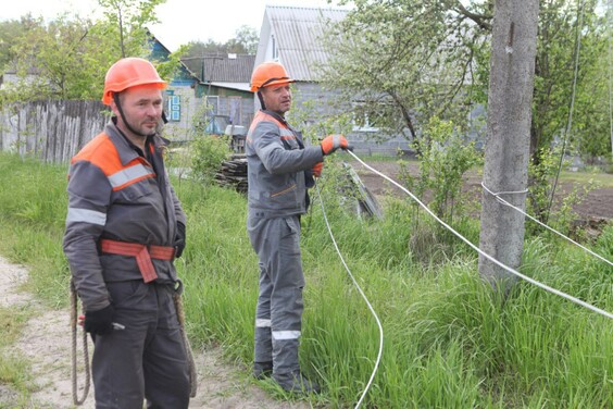 На Ізюмщині майже завершили підключення електроенергії у селі Студенок