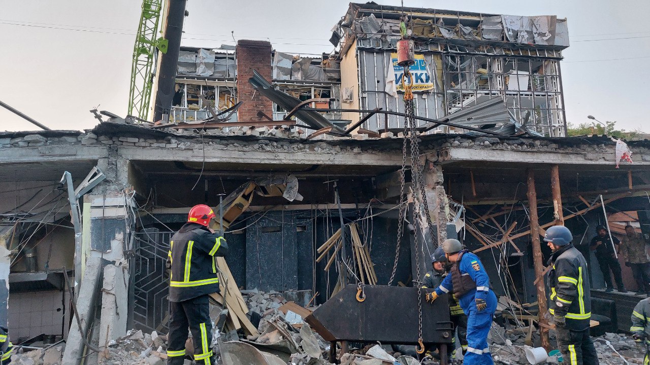 12 загиблих: у Краматорську з-під завалів вилучили ще одне тіло