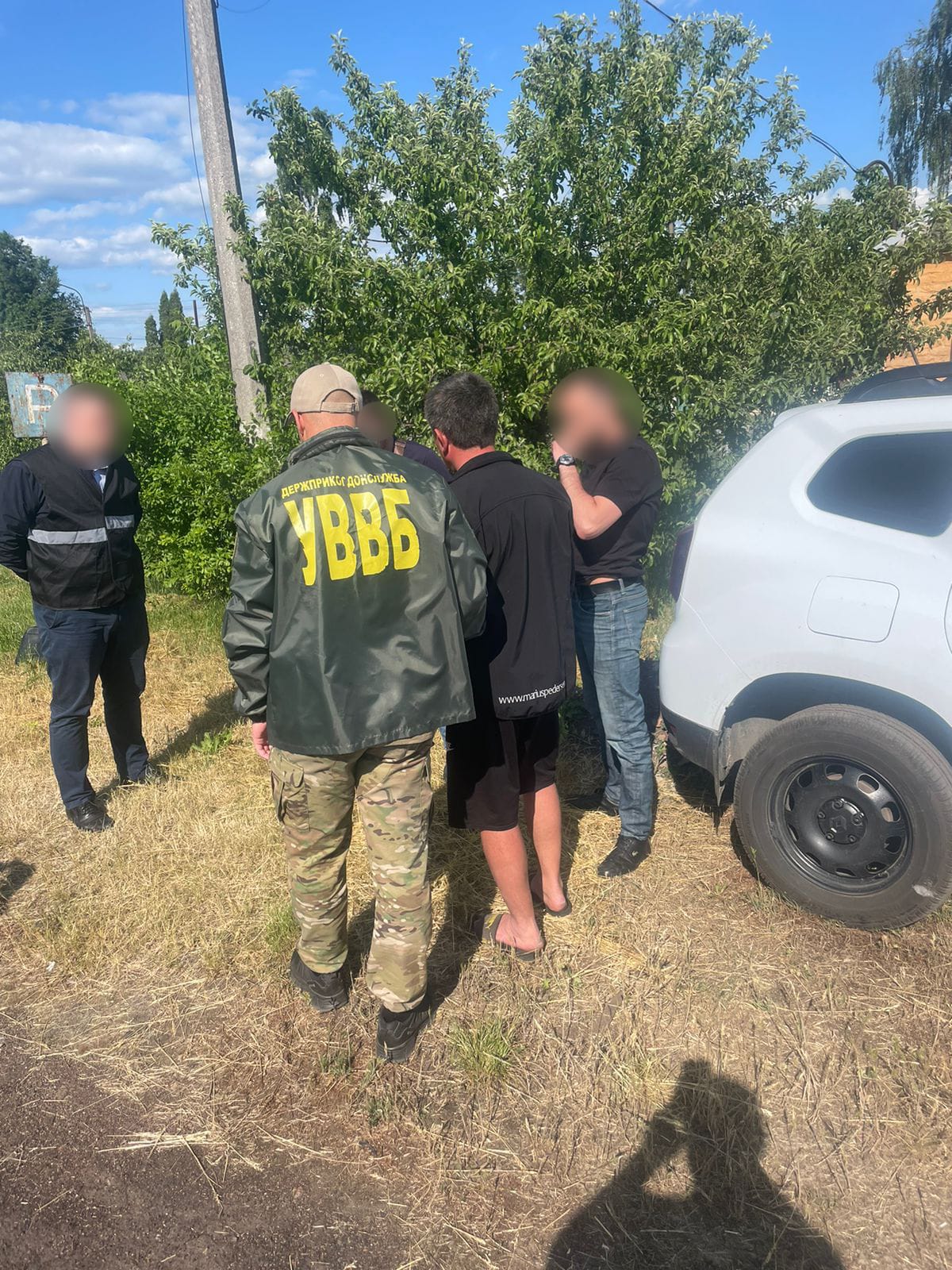 ДПСУ затримали чоловіка, що намагався переправити за кордон українок