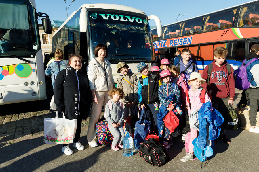 Понад 200 дітей пільгових категорій з Харківщини вирушили на оздоровлення