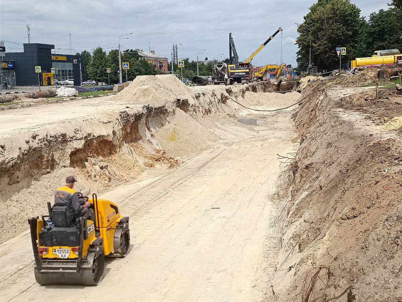 Ремонт каналізаційного колектора на проспекті Гагаріна триватиме до кінця літа