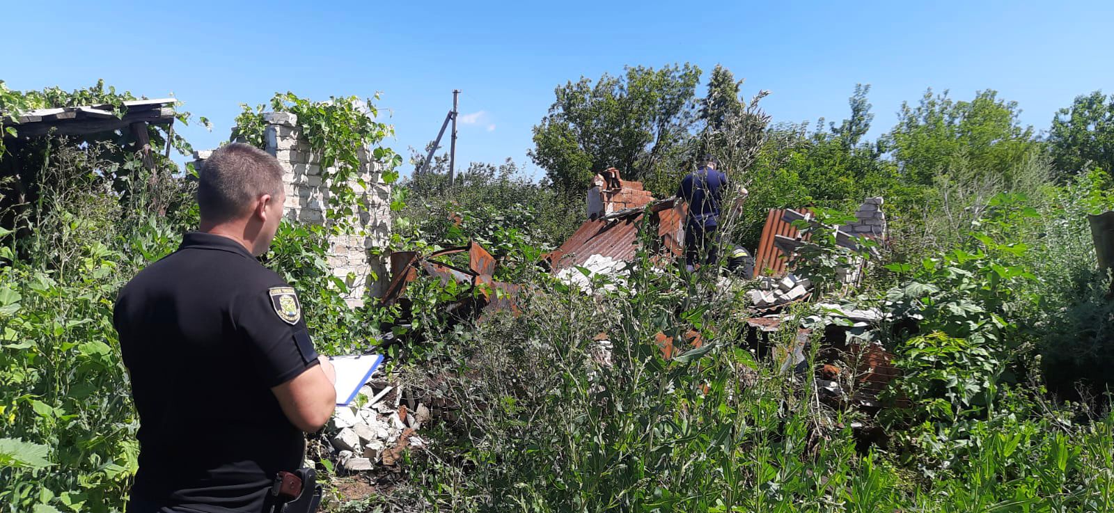 В Ізюмському районі ексгумувати тіло жінки, яка загинула під час авіанальоту окупантів