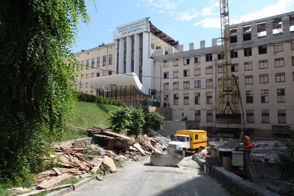 Харківські енергетики відновили підстанцію, яка живить Університет міського господарства