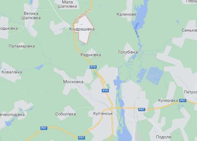 В селі під Куп’янськом після обстрілу загорівся будинок: дані щодо постраждалих уточнюються