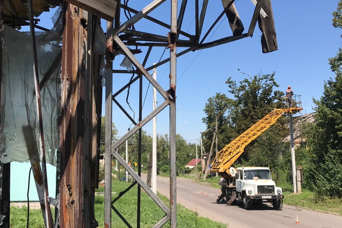 Відновлено 50% електромереж у селі на Харківщині в 10 км від кордону з рф