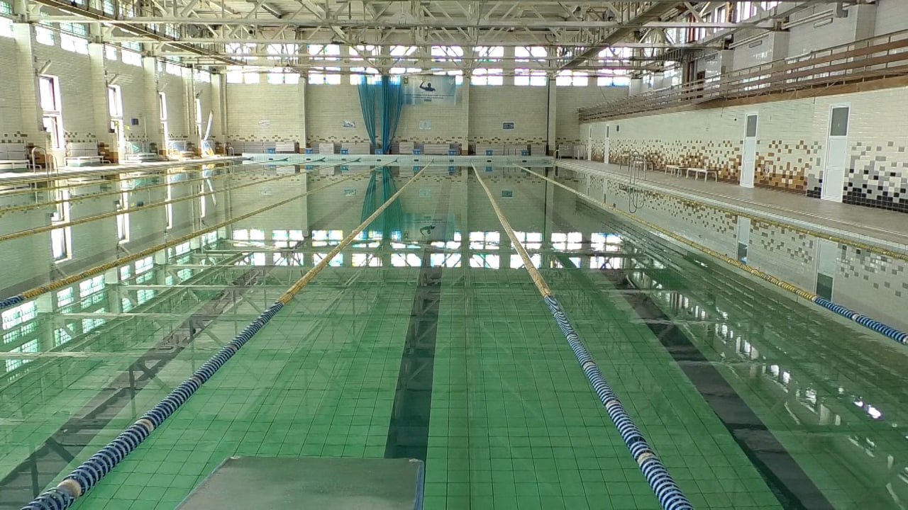 У Харкові відновив роботу басейн спорткомплексу ХПІ, зруйнований російськими ракетами рік тому
