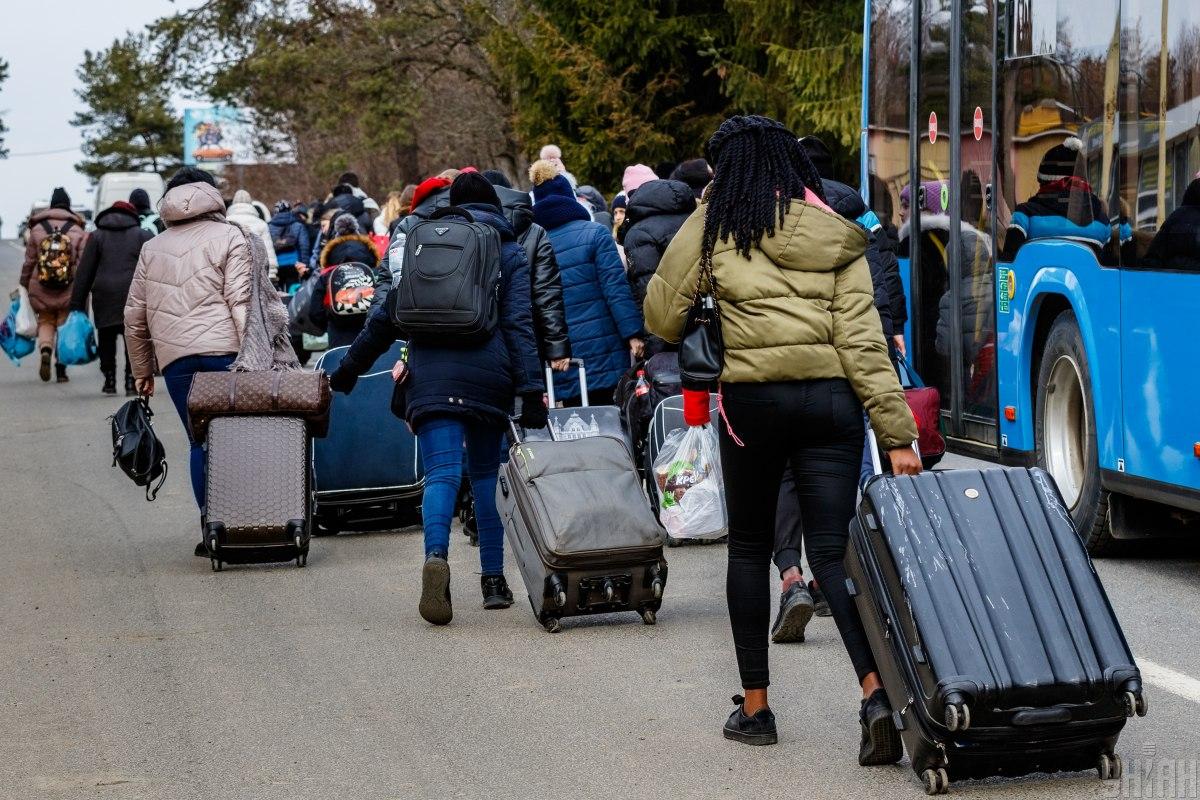 Чехія готова платити українським біженцям, щоб ті поїхали додому
