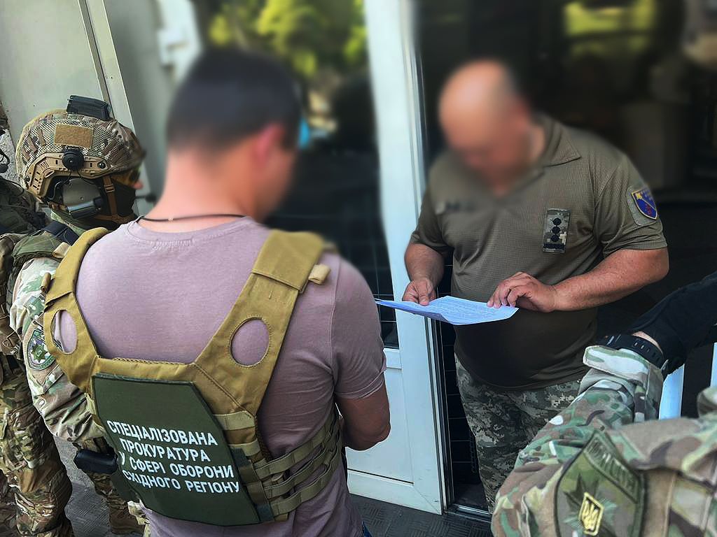 Кримінальне провадження за фактом незаконного збагачення: у дніпропетровського воєнкома проведено обшуки