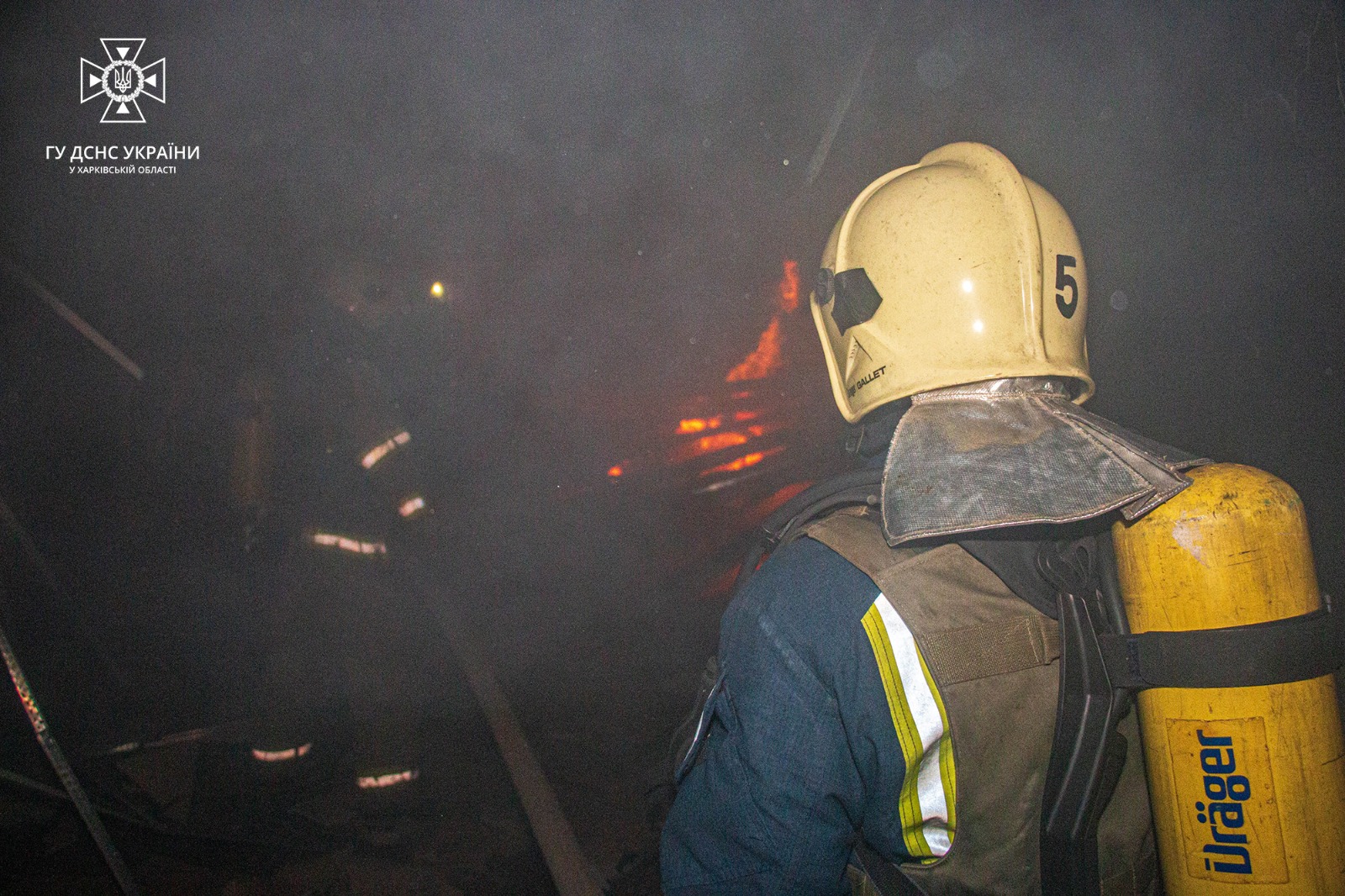 За добу рятувальники Харківщини тричі гасили пожежі після обстрілів