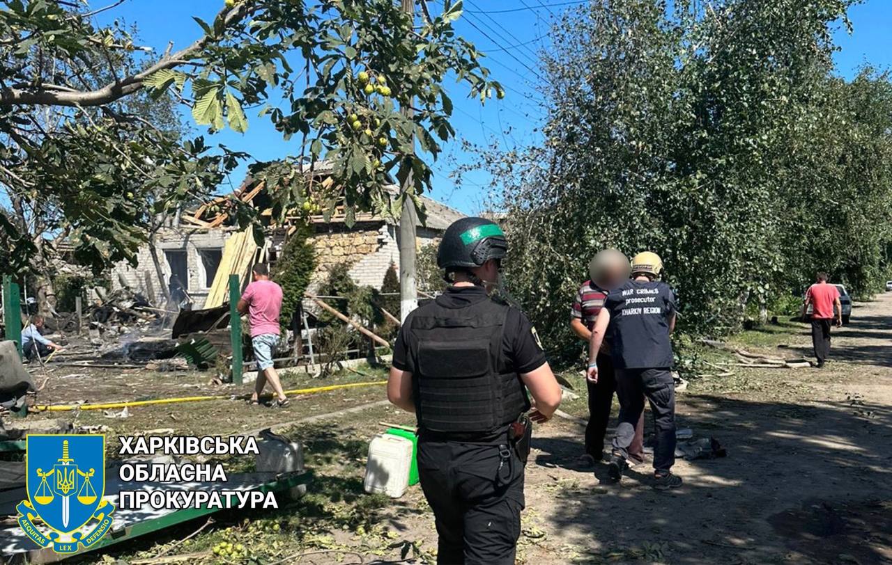 Вже троє загиблих та дев’ятеро поранених: правоохоронці працюють на місці авіаударів по селу Кругляківка (оновлено)