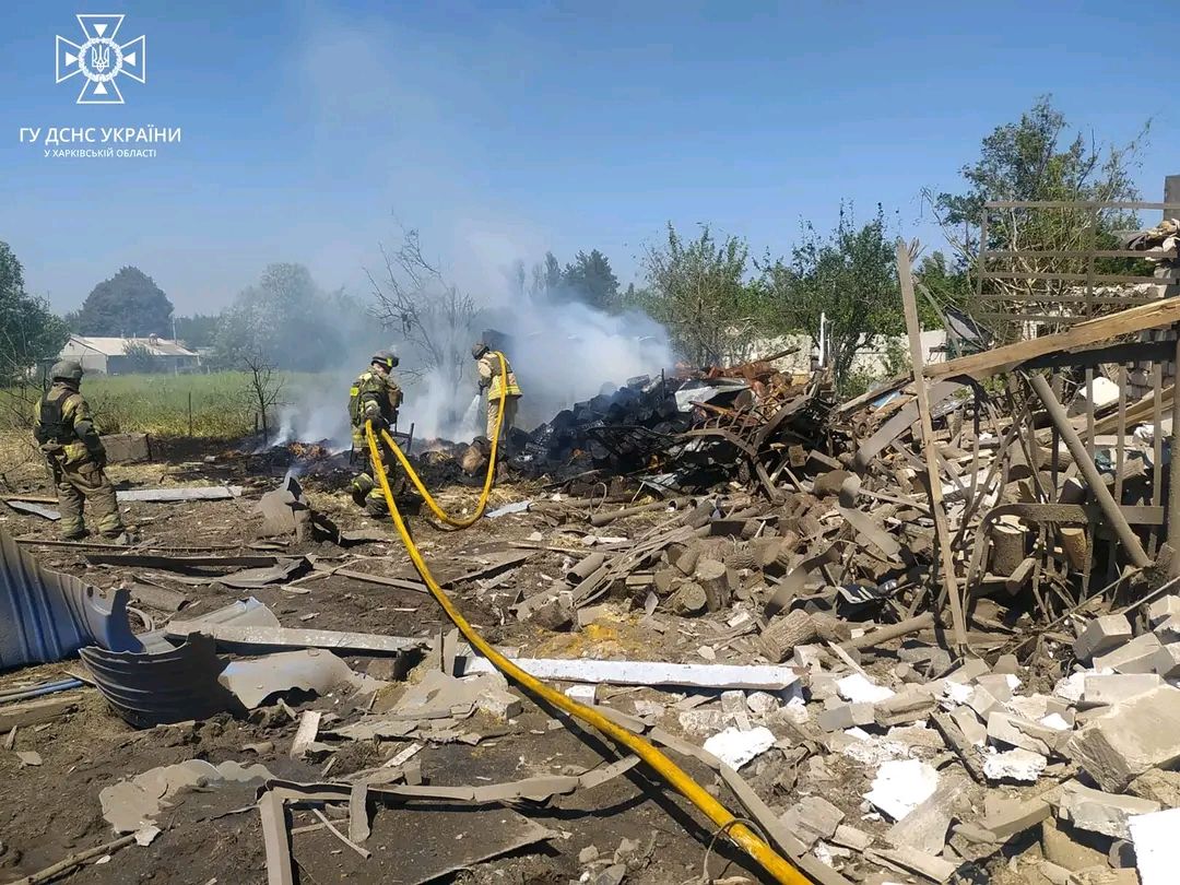 Обстріли не припиняються: рятувальники виїжджали на три пожежі підряд у Куп’янському районі