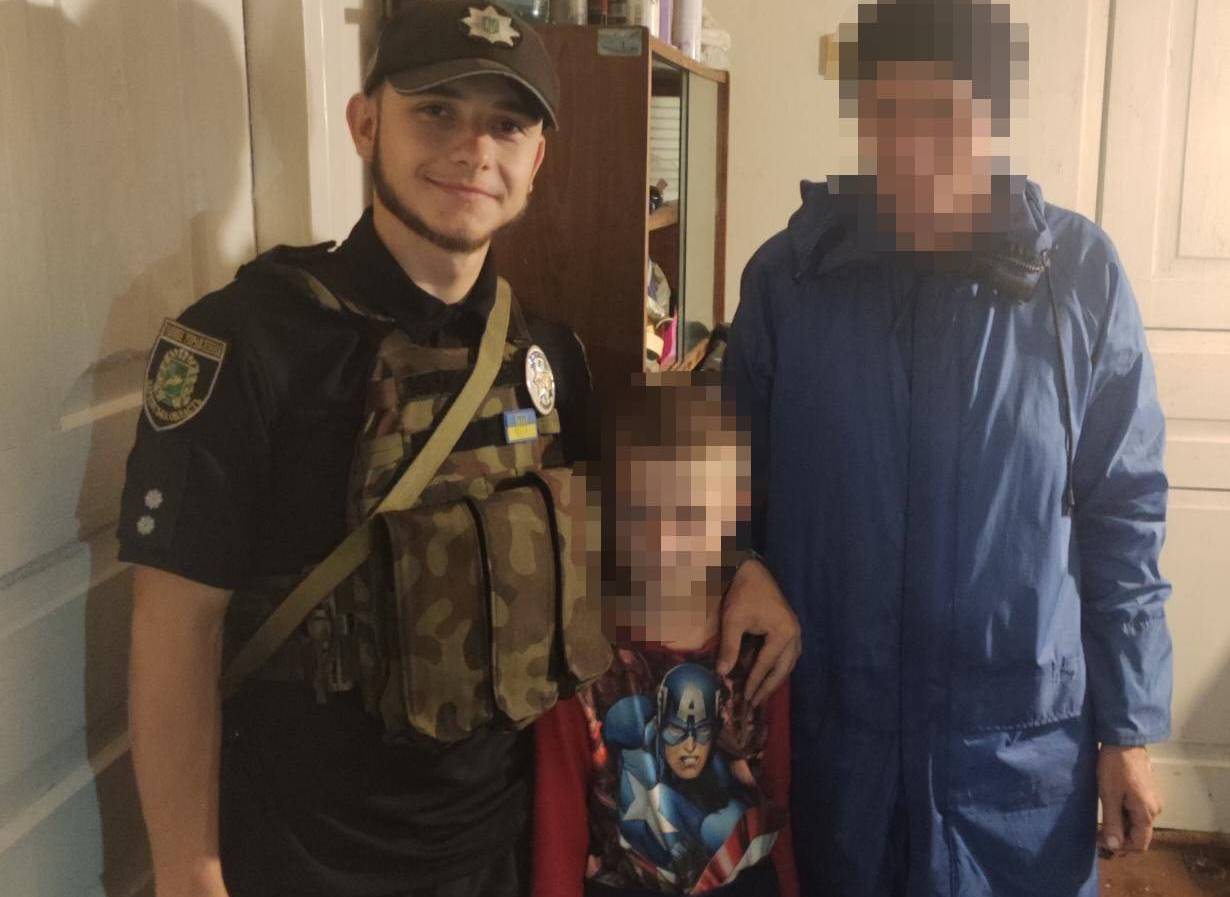 На Харківщині батьки загубили дитину у власному будинку: шукати хлопчика довелося поліцейським