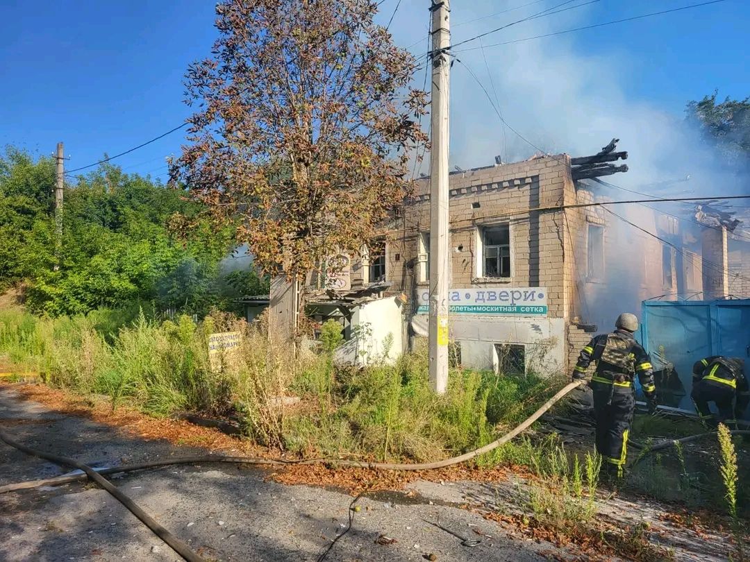 Куп’янськ: рятувальники ліквідували пожежу, спричинену ворожими обстрілами