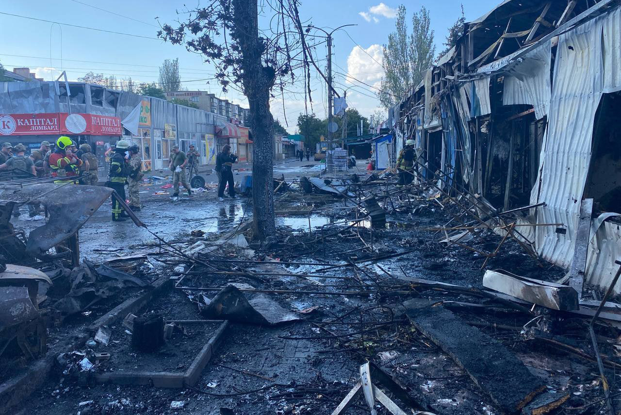 16 загиблих та багато поранених: армія РФ вдарила по ринку у Костянтинівці