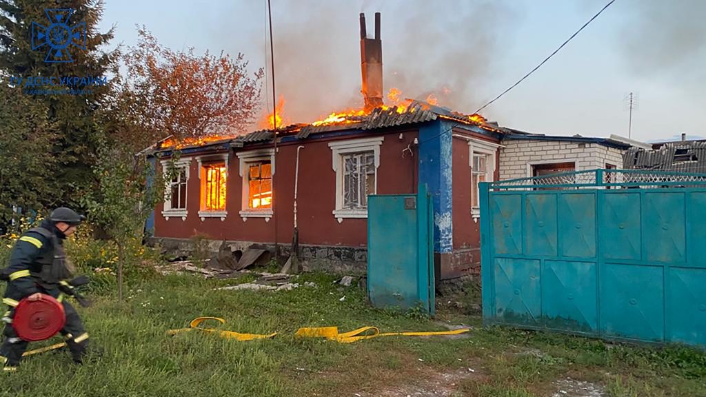 У Вовчанську сталася масштабна пожежа в приватних будинках
