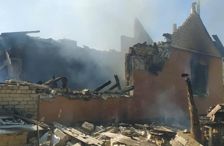 У Вовчанську вогнеборці ліквідували дві пожежі, спричинені ворожими обстрілами