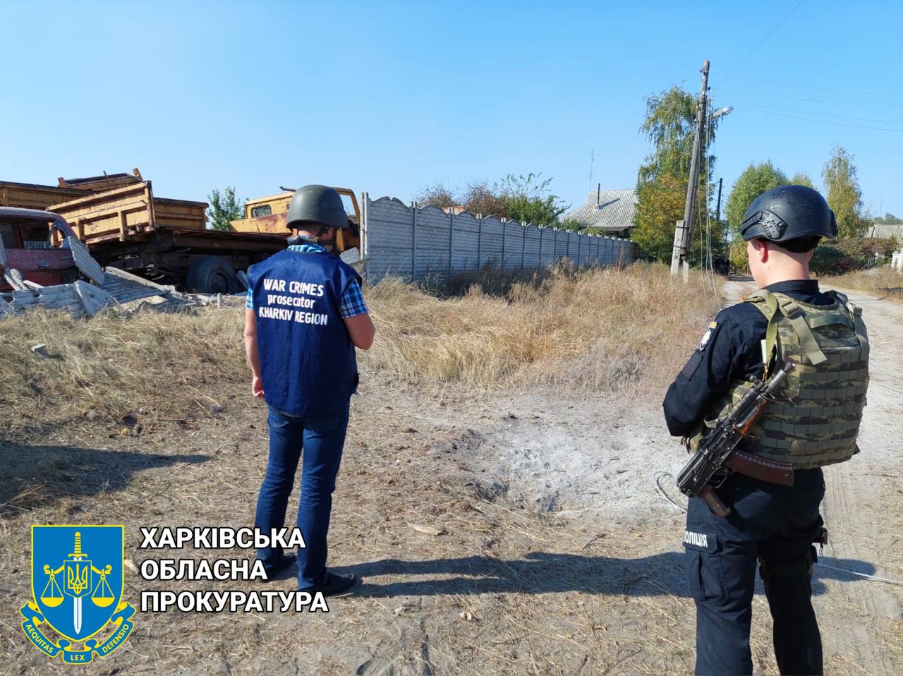 Прокурори зафіксували наслідки ворожого обстрілу міста Вовчанськ