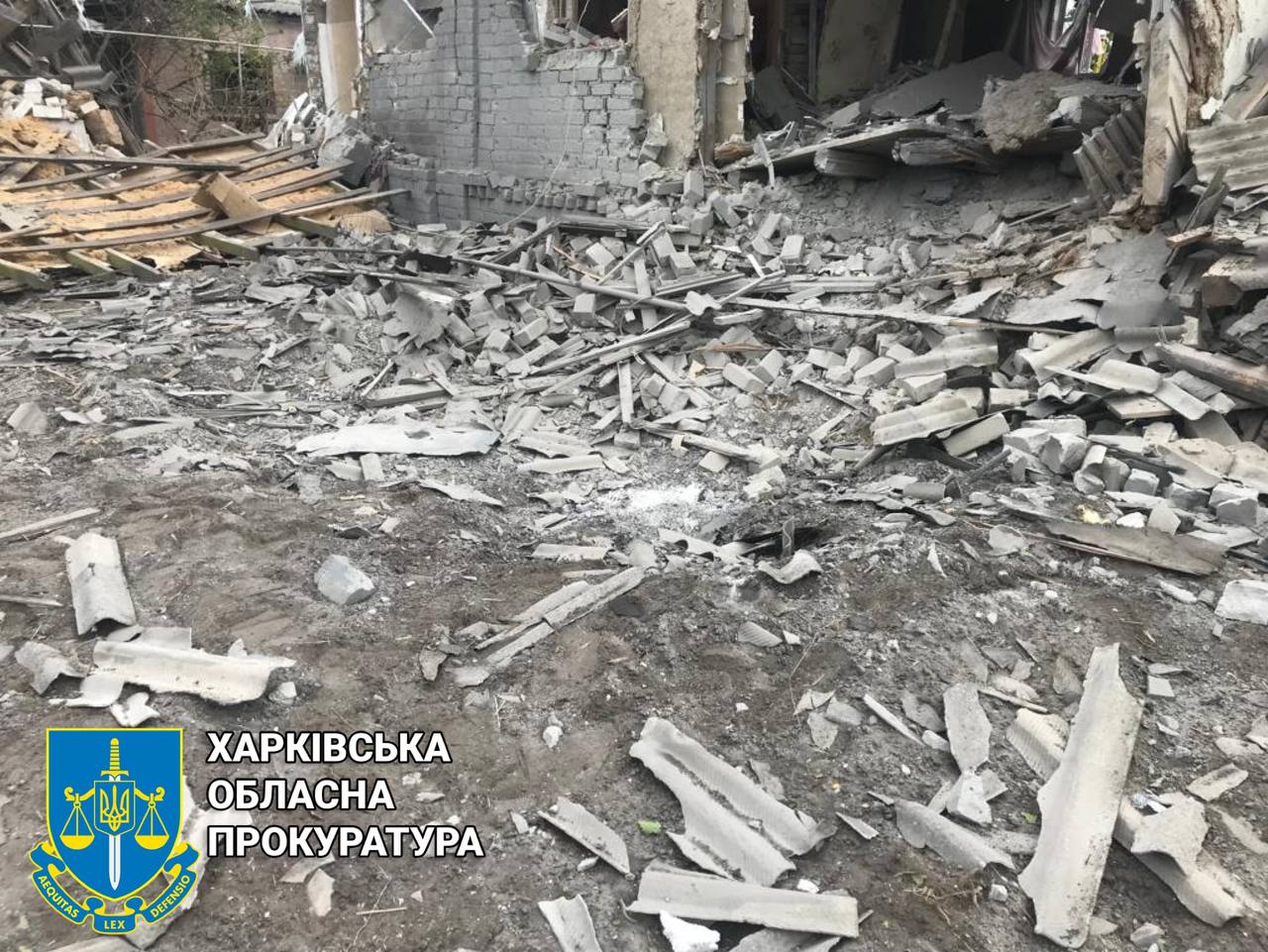 Рашисти скинули авіабомбу на село Чернещина на Харківщині: є руйнування