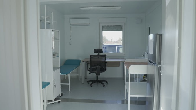 У двох деокупованих селах Харківщини встановили модульні клініки