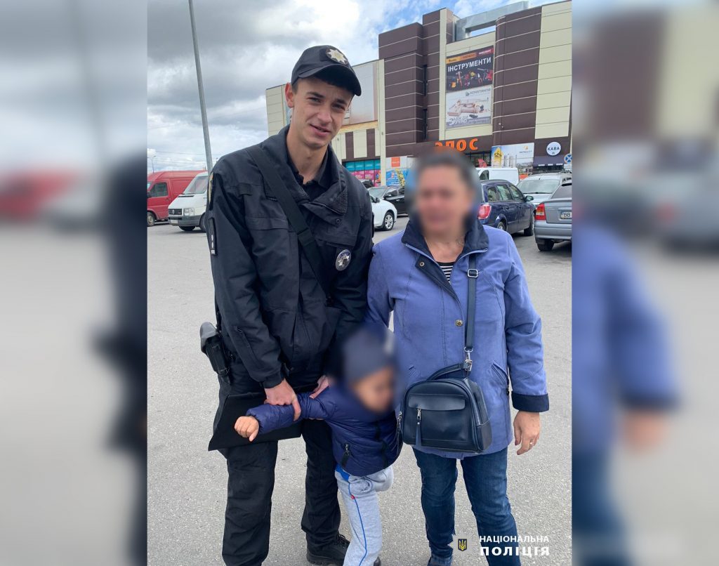 Загубився в супермаркеті: поліція в Харкові розшукала дитину
