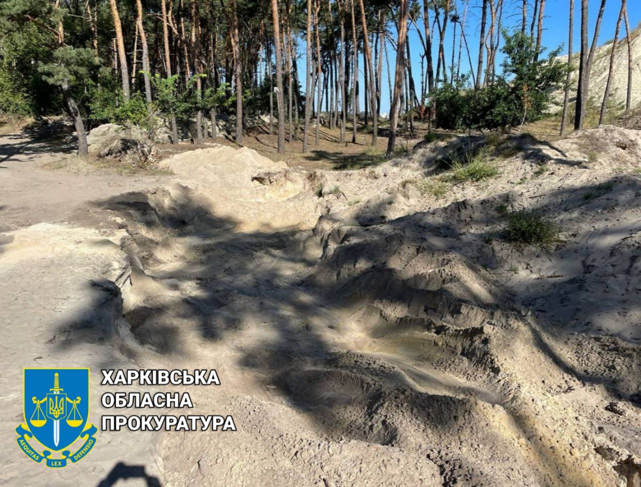 Харків’янин підозрюється в незаконному видобуванні піску: нарив 45 тонн