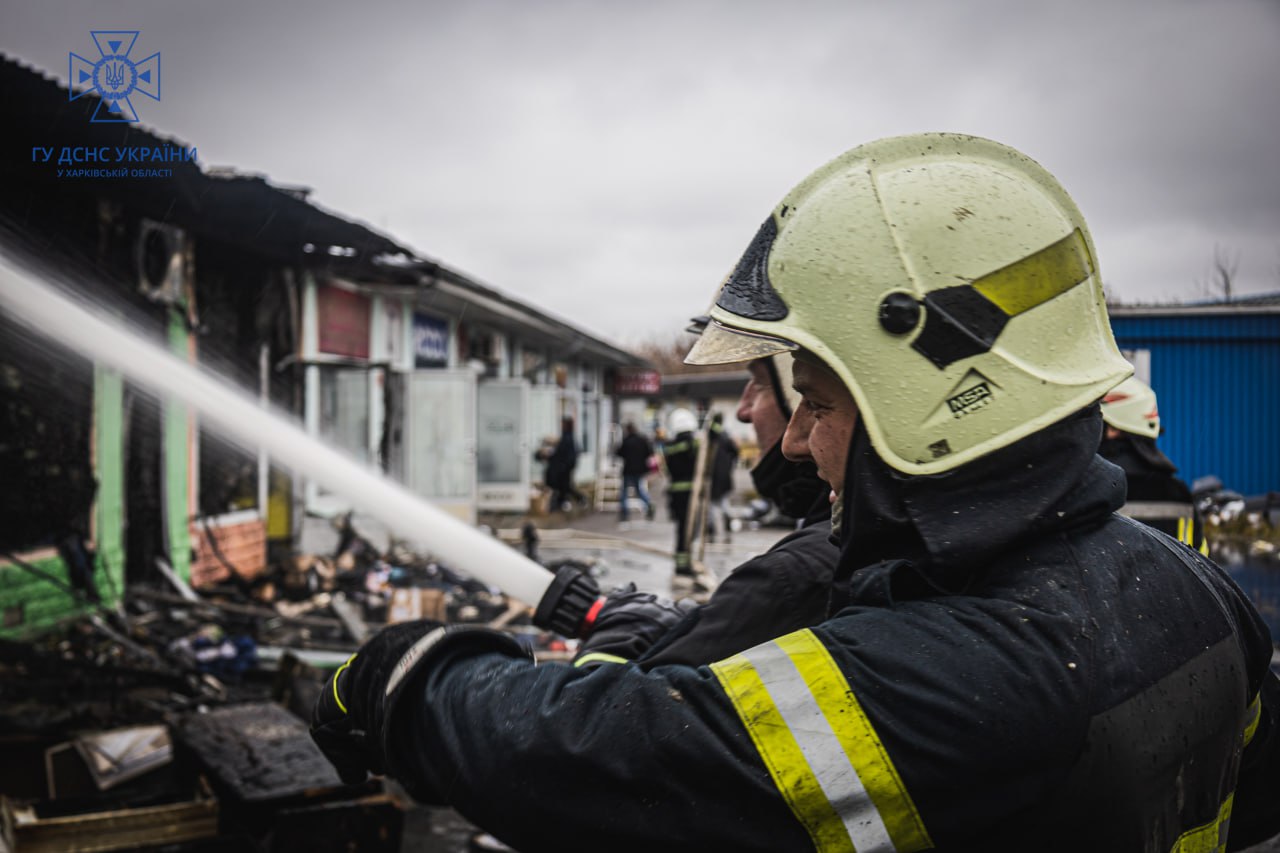 Пожежа у торговельних павільйонах на Салтівці ліквідована: ДСНС