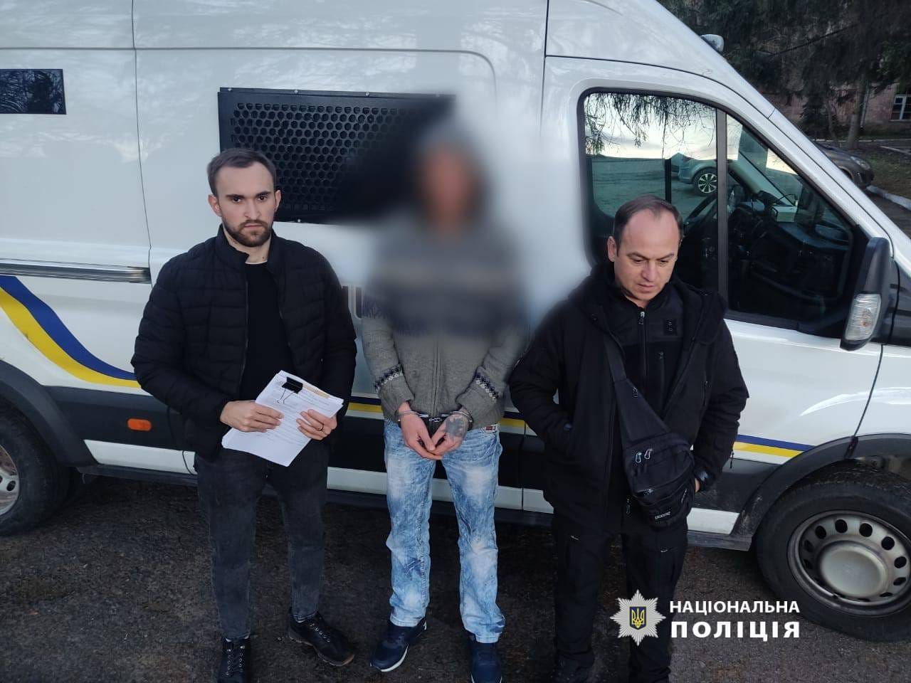 На Харківщині затримали раніше судимого зловмисника, який угнав в односельця фургон