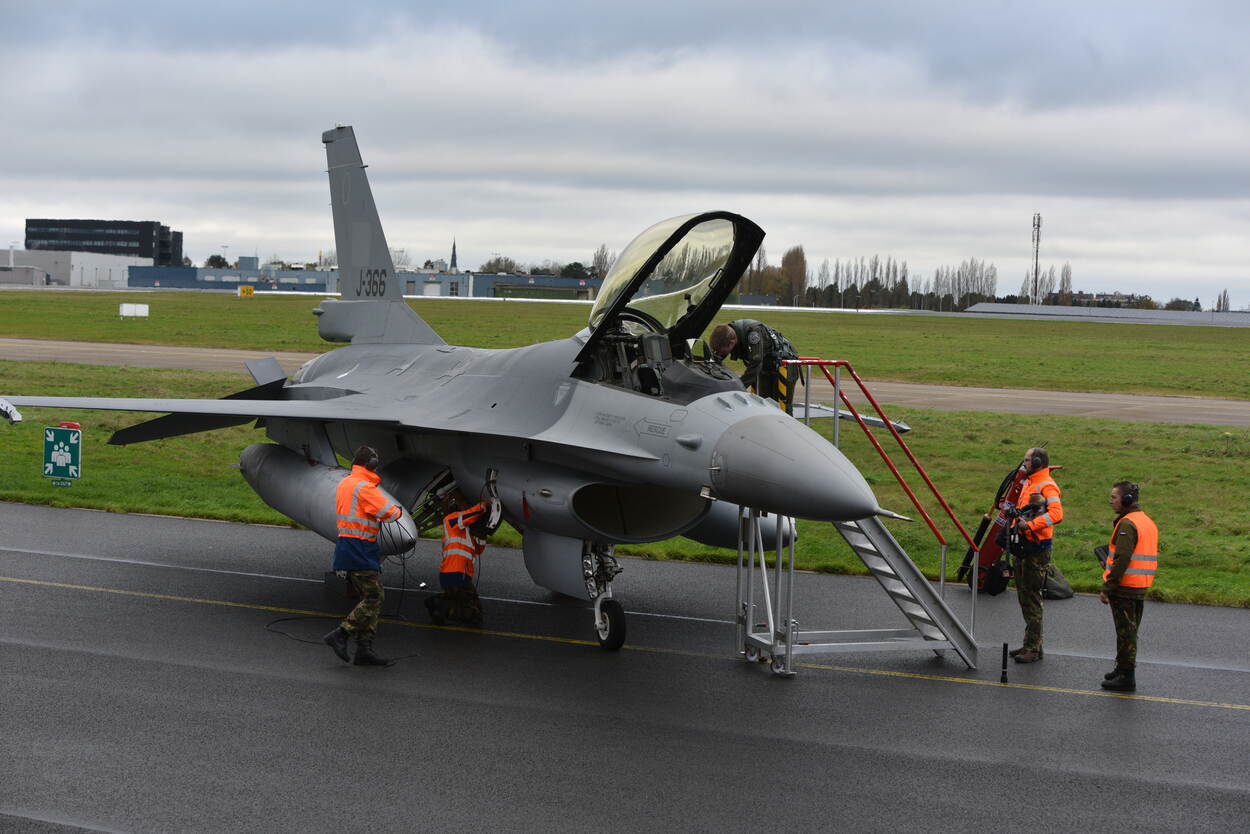 Отримати винищувачі F-16 Україна може вже цієї зими – ексдиректор ЦРУ