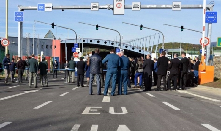 У Словаччині перевізники заблокували рух вантажівок з України