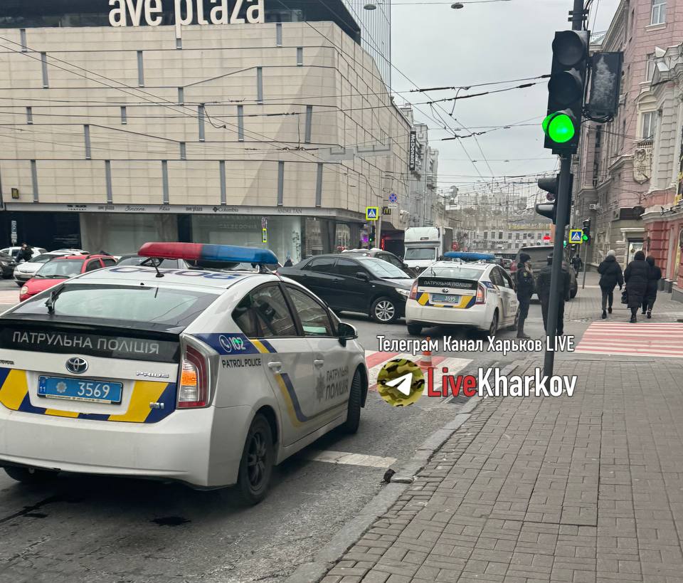У центрі Харкова в ДТП потрапила автівка патрульної поліції