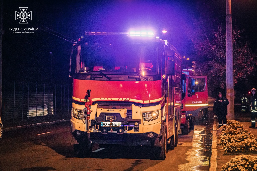 Дев’ять пожеж за добу загасили харківські рятувальники