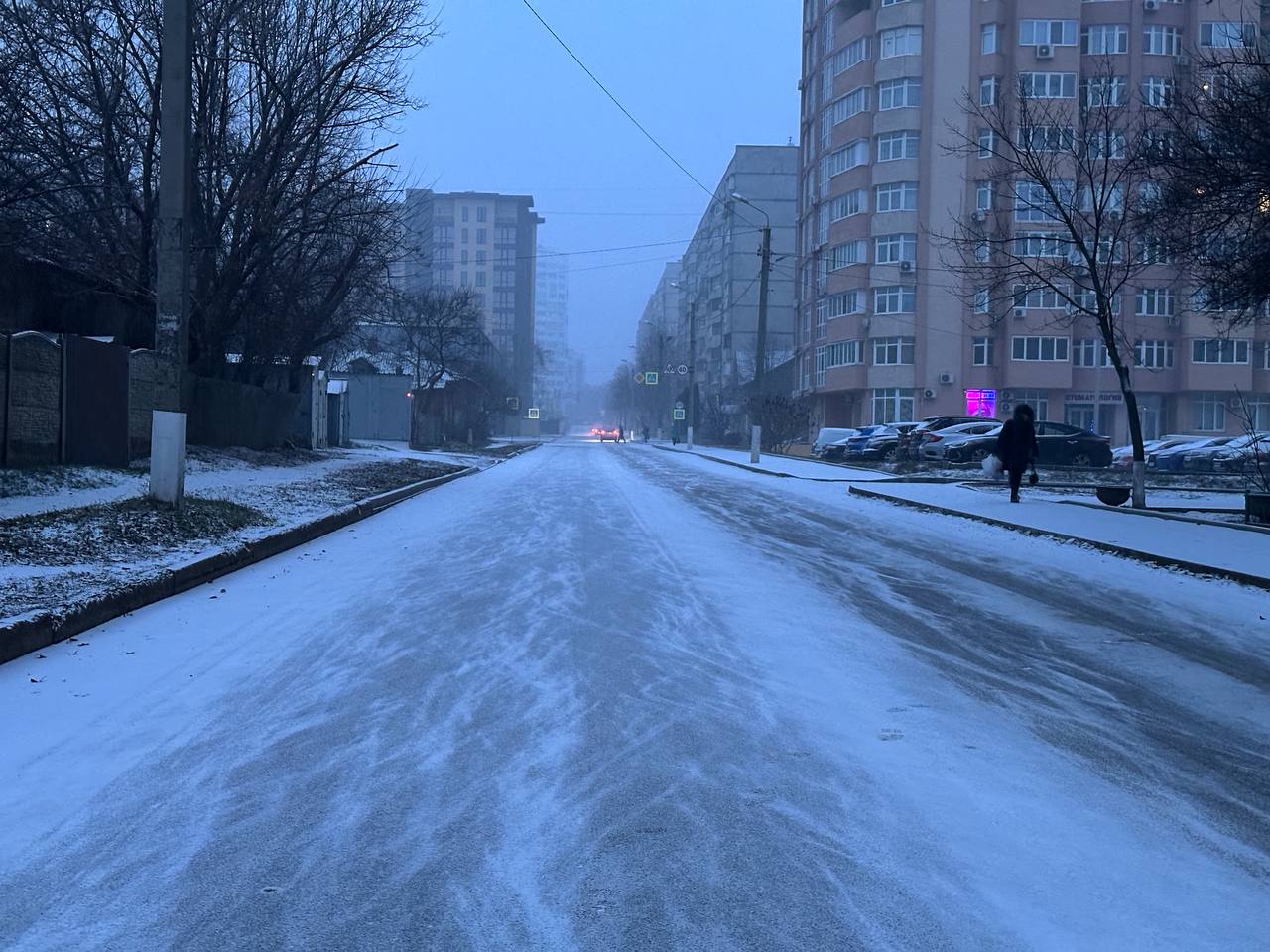 Сніг, хуртовина, сильний вітер: погода по Харкову на 8 грудня