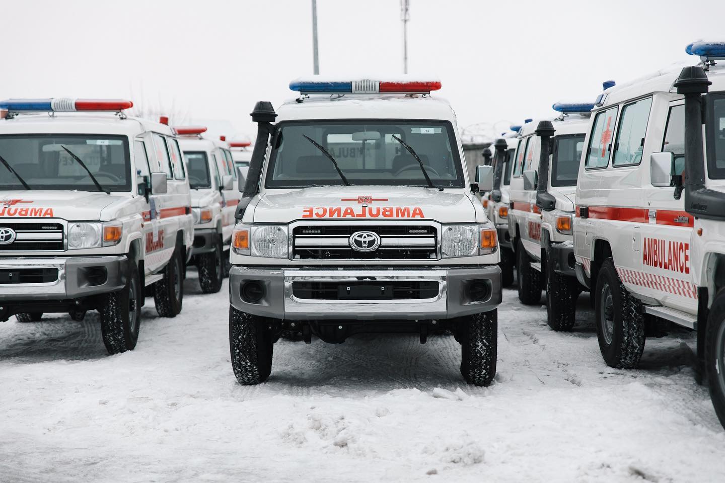 В Україну прибула перша партія евакуаційних «швидких» з ОАЕ