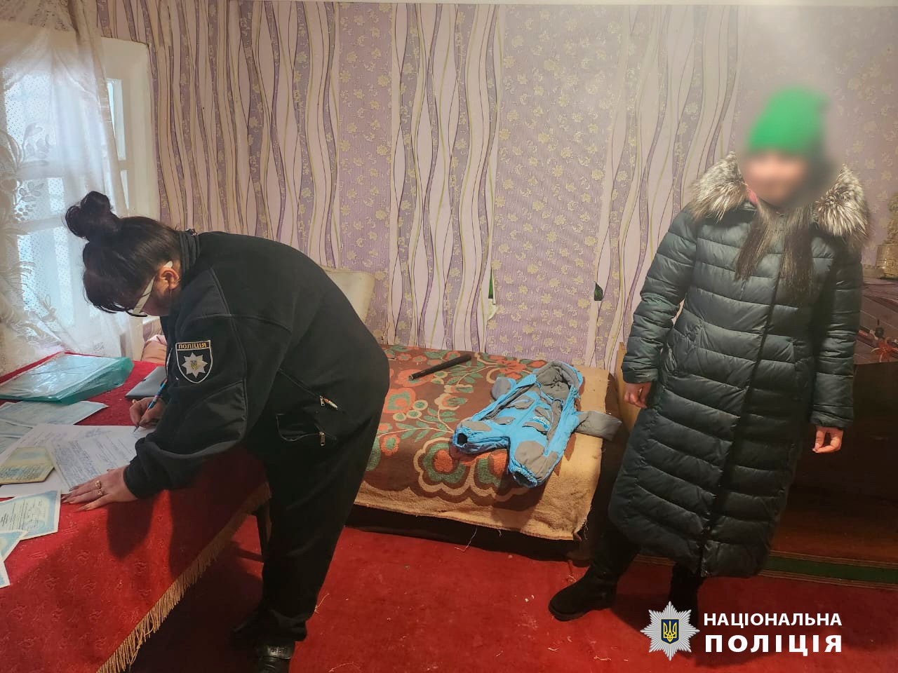 На Харківщині у мамки-п’янички вилучили трьох малолітніх дітей