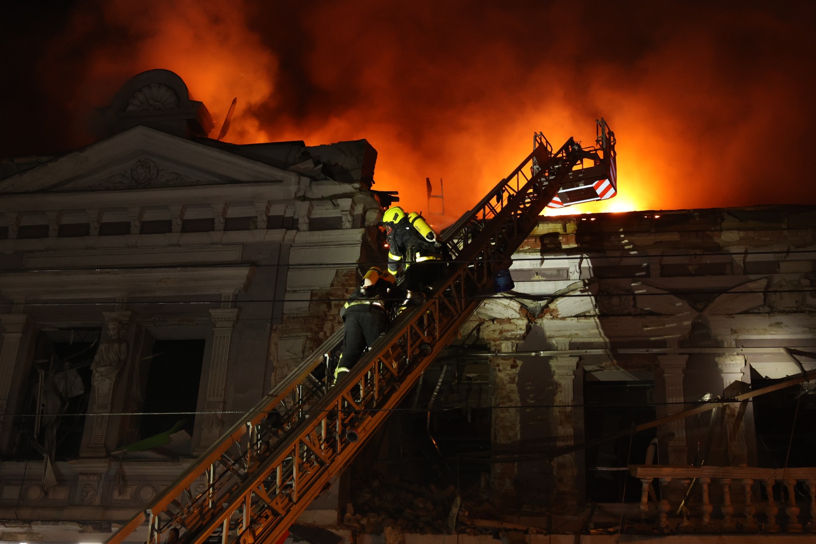 Минулої доби на Харківщині сталося 18 пожеж