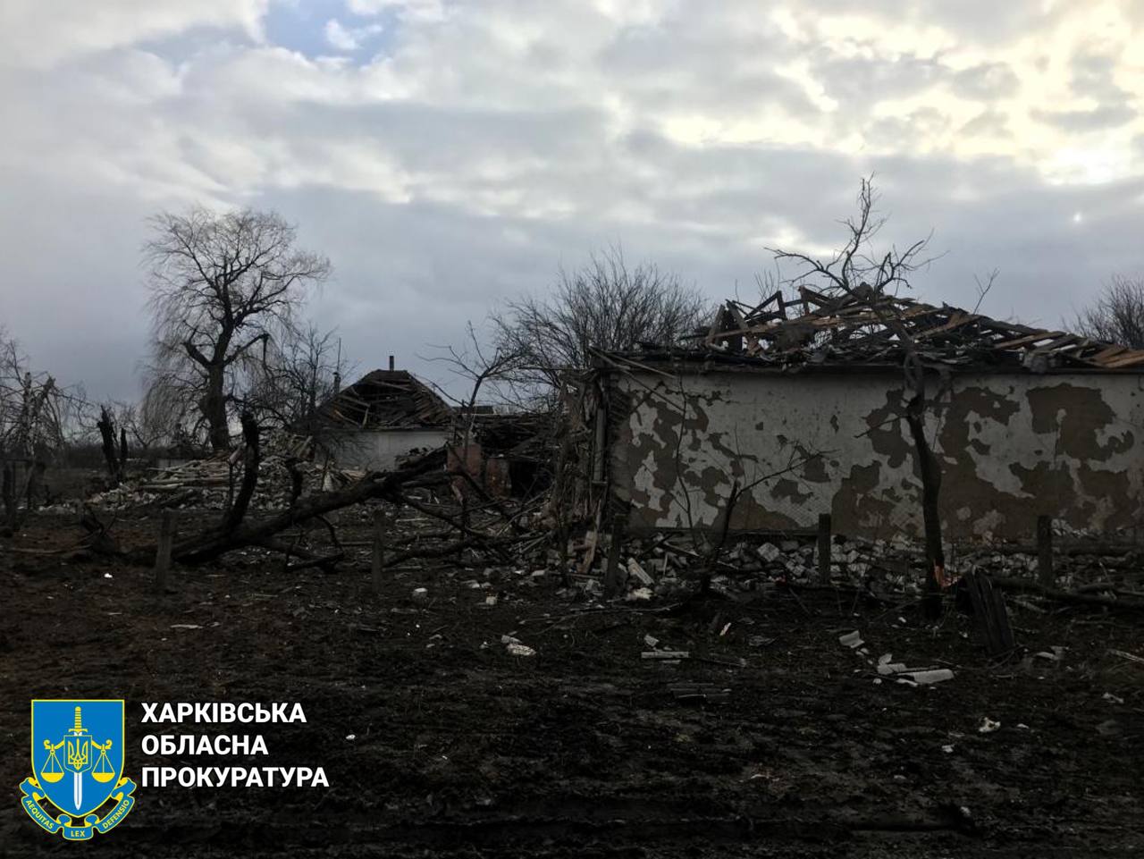 Окупанти скинули на Харківщину керовану авіабомбу: зруйновані житлові будинки, троє поранених