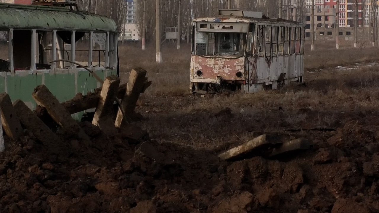Подвійний ракетний удар по трамвайному депо у Харкові: окупанти знову атакували Салтівку