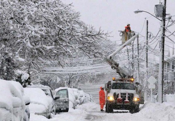 Через снігопад частково знеструмлені 8 населених пунктів на Харківщині