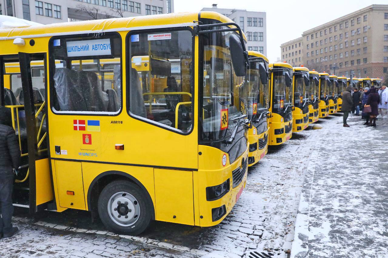 11 нових автобусів отримали громади Харківщини
