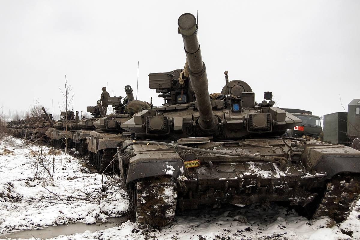 Окупанти підтягли танковий полк в район Макіївки – готуються до штурму