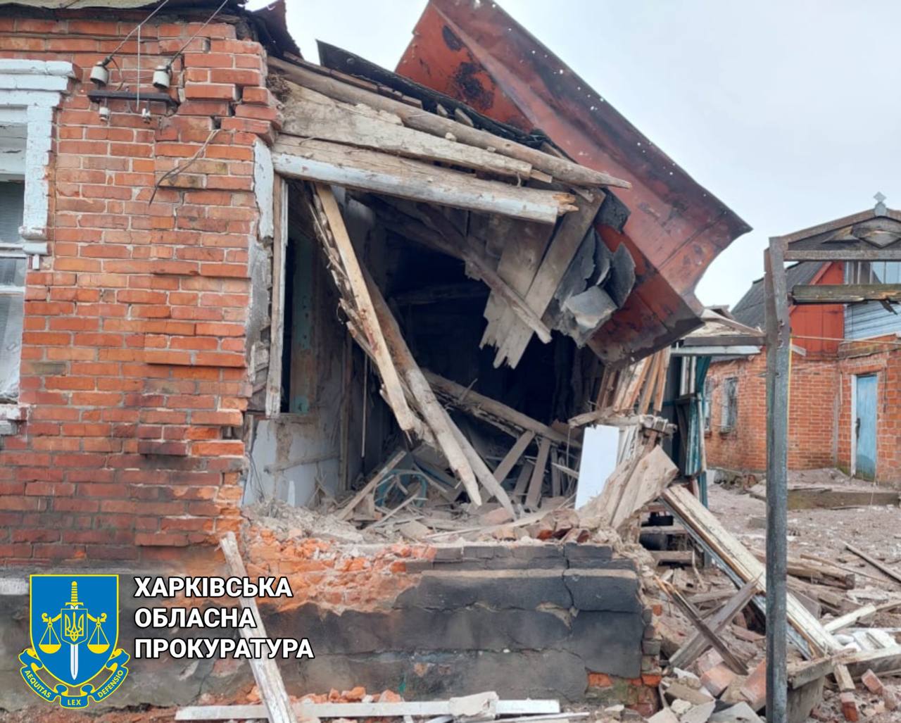 Окупанти вдарили по житловому будинку на Харківщині дроном