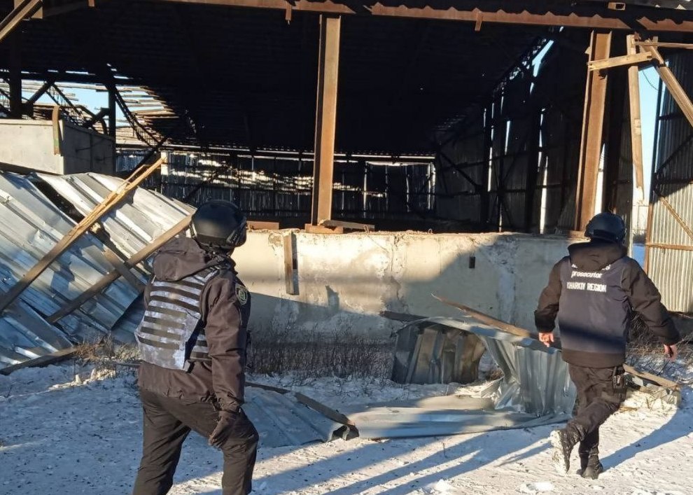 Вночі окупанти били по Харківщині КАБами: пошкоджено підприємство, виникли перебої зі світлом