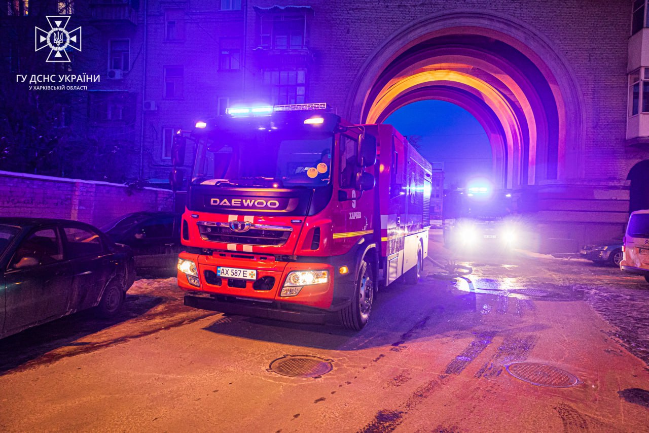 Протягом години у Харкові на пожежах врятовано 4 людей